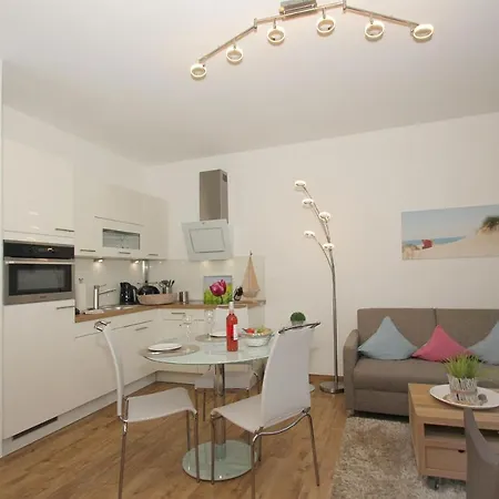 Pauline 04 * Goehren (Ruegen)